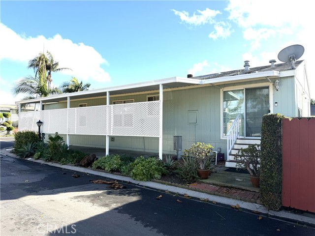 Detail Gallery Image 5 of 6 For 8200 Bolsa Ave #3,  Midway City,  CA 92655 - 4 Beds | 2 Baths