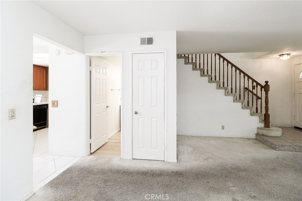 https://media.crmls.org/medias/dbcae5cc-ce44-4813-8137-84bed046f47c.jpg?preset=X-Large