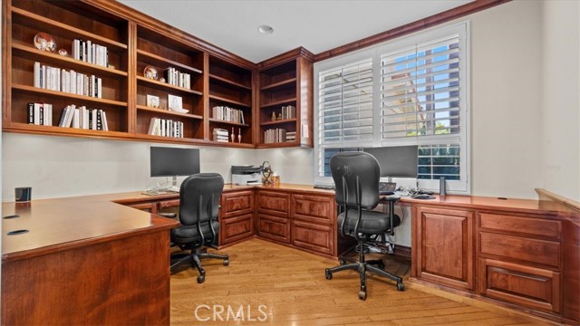 Image 24 of 62 For 2162 Euclid Avenue