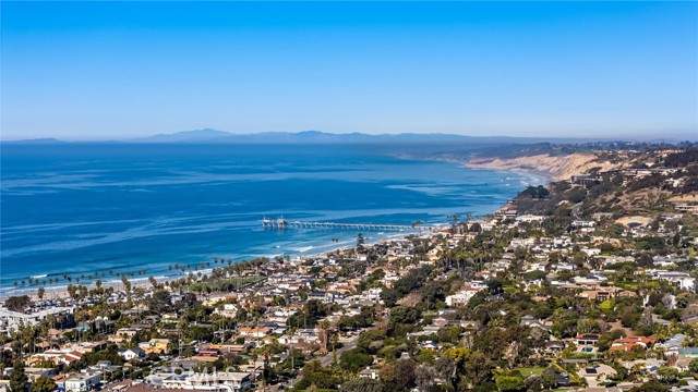 Detail Gallery Image 25 of 29 For 7655 Caminito Avola, La Jolla,  CA 92037 - 4 Beds | 2/1 Baths