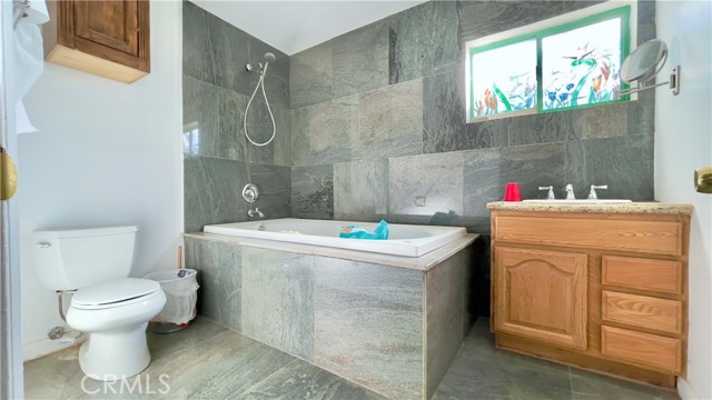 Detail Gallery Image 8 of 27 For 2215 Moonshadow Ranch Rd, Palmdale,  CA 93550 - 2 Beds | 1 Baths
