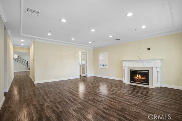 1025 E San Jose Ave