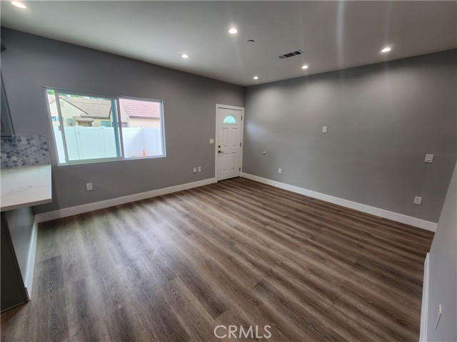 Detail Gallery Image 4 of 59 For 6227 Orion, Van Nuys,  CA 91411 - 3 Beds | 2 Baths