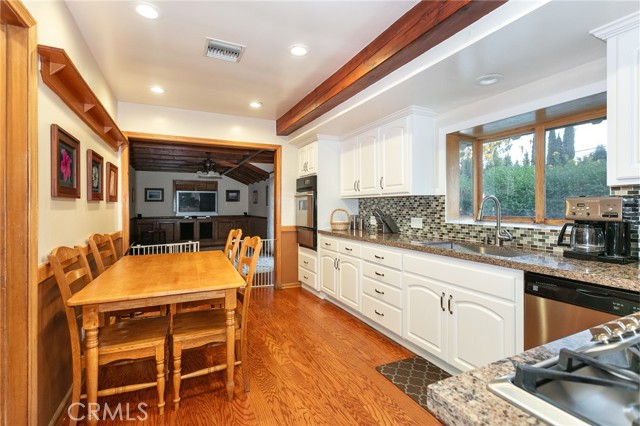 Detail Gallery Image 14 of 36 For 17040 Community St, –,  CA 91325 - 4 Beds | 3 Baths