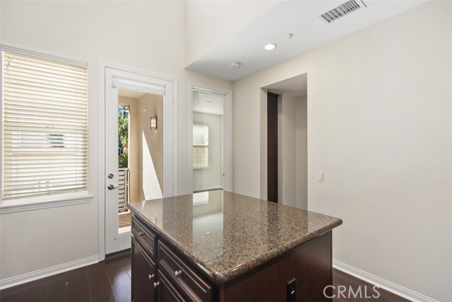 Detail Gallery Image 17 of 42 For 40 Midtown Dr, Aliso Viejo,  CA 92656 - 2 Beds | 2 Baths