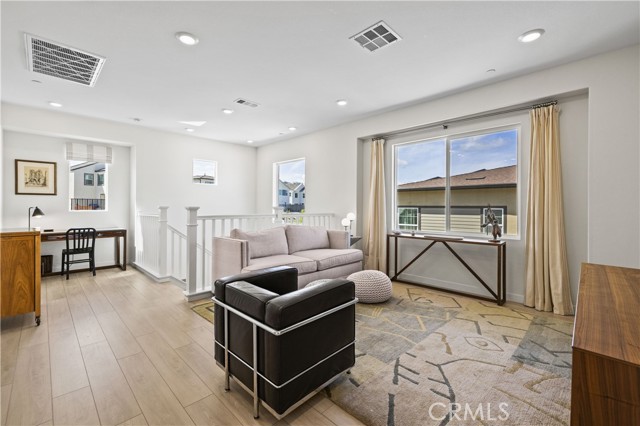 27774 Marquee Drive, Valencia CA: https://media.crmls.org/medias/dbcf7dc0-5fec-4a02-9eee-a20ba56f4cea.jpg