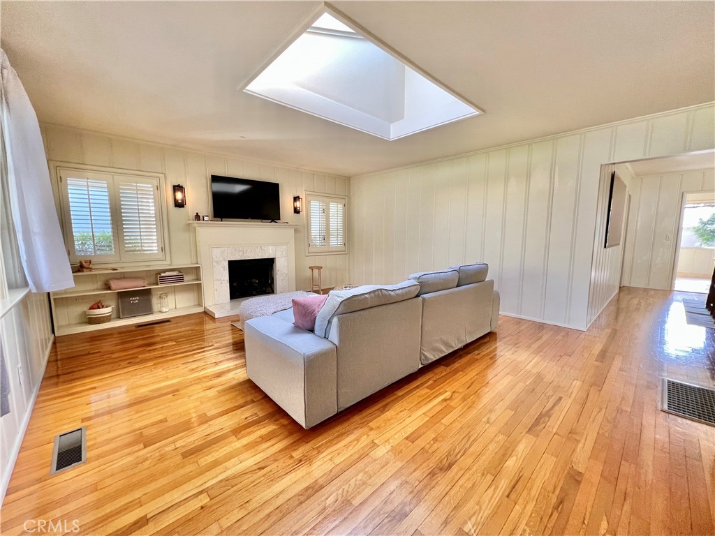 575 Blumont Street