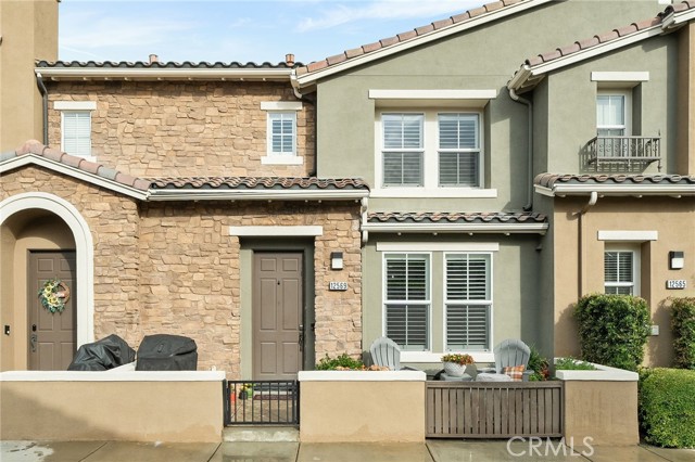 Detail Gallery Image 2 of 18 For 12569 Montaivo Ln, Corona,  CA 91752 - 3 Beds | 2/1 Baths