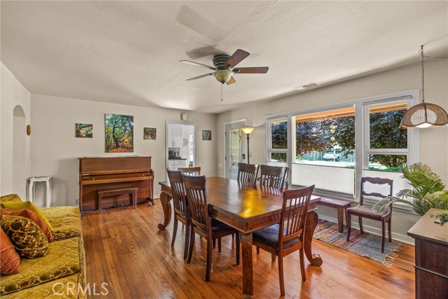 Detail Gallery Image 14 of 53 For 225 W 12th St, Chico,  CA 95928 - 3 Beds | 3 Baths