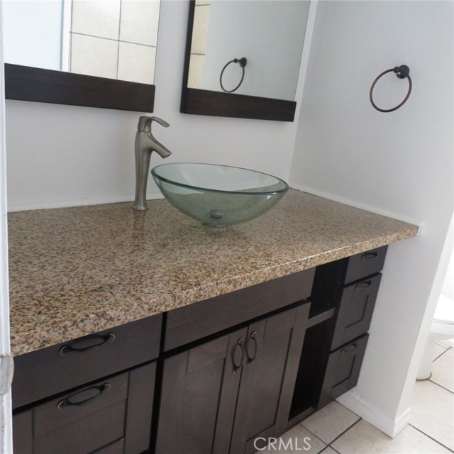 545 Chestnut Avenue, Long Beach CA: https://media.crmls.org/medias/dbd0a638-3acc-43a6-9976-436d80e151ad.jpg