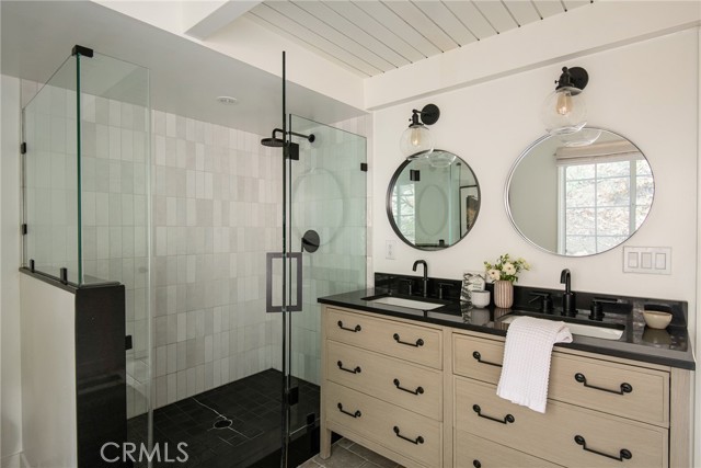 Detail Gallery Image 13 of 32 For 27582 North Bay, Lake Arrowhead,  CA 92352 - 3 Beds | 2 Baths