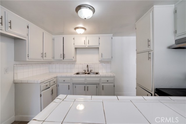 Detail Gallery Image 15 of 21 For 3440 Elm Ave #5,  Long Beach,  CA 90807 - 28 Beds | 14 Baths