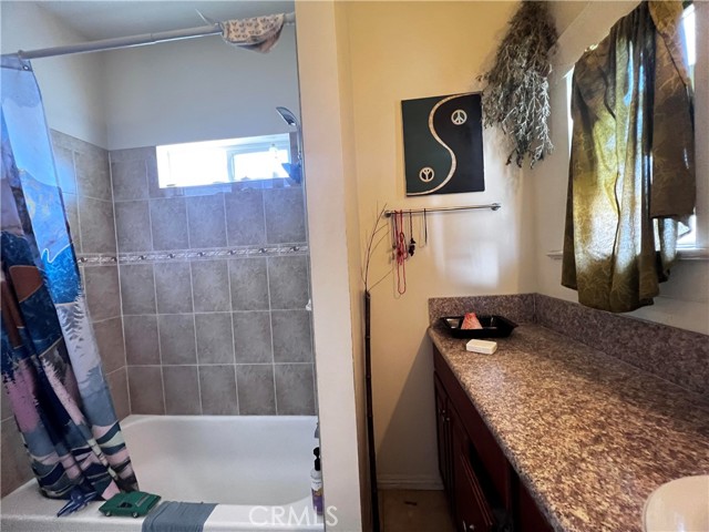 Detail Gallery Image 5 of 8 For 693 Santa Barbara St, Pasadena,  CA 91101 - – Beds | – Baths