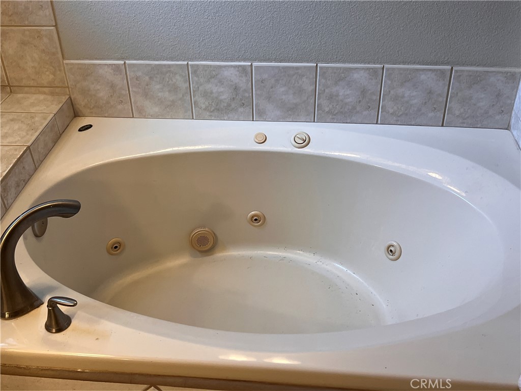 https://media.crmls.org/medias/dbd2f23f-8ec8-43d6-993d-99294dd30871.jpg?preset=X-Large