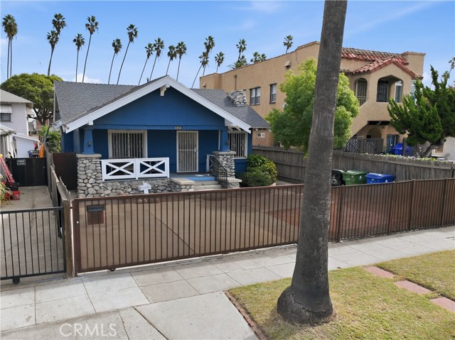 4518 South Van Ness photo 2