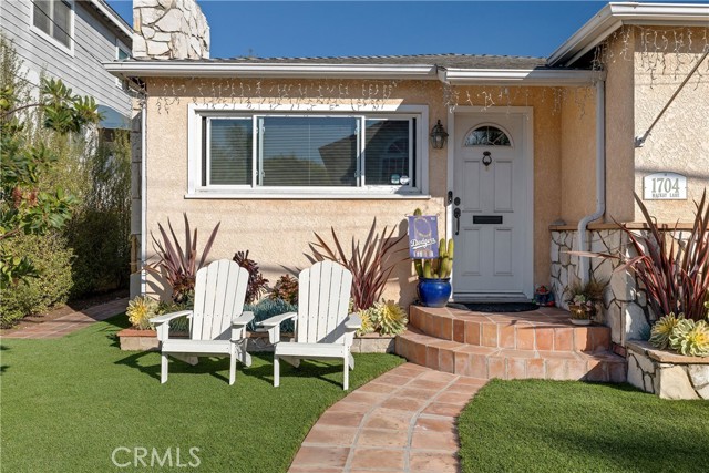 1704 Mackay Lane, Redondo Beach, California 90278, 3 Bedrooms Bedrooms, ,2 BathroomsBathrooms,Residential,For Sale,Mackay,SB25037104