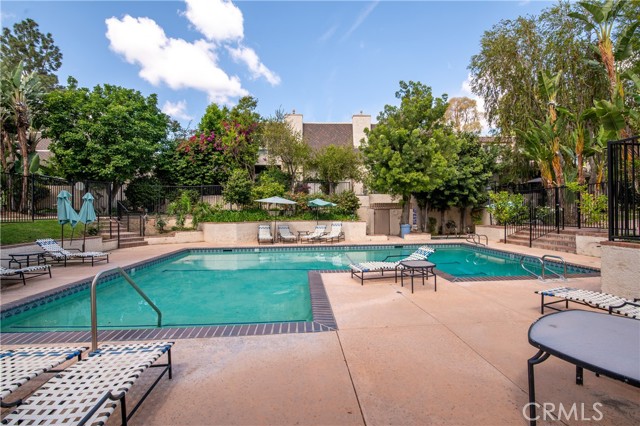 Detail Gallery Image 28 of 33 For 6121 Shoup #35,  Woodland Hills,  CA 91367 - 1 Beds | 2 Baths