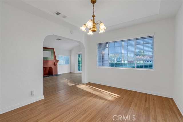 Detail Gallery Image 9 of 35 For 1227 Western Ave, Glendale,  CA 91201 - 3 Beds | 2 Baths