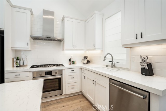 2077 Tablelands Way, Costa Mesa CA: https://media.crmls.org/medias/dbd54f0c-2c07-42bb-86f1-a2d719966105.jpg