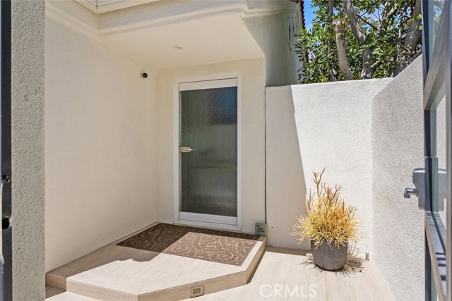 Detail Gallery Image 3 of 47 For 43 Gannet Ln, Newport Beach,  CA 92660 - 3 Beds | 2/1 Baths