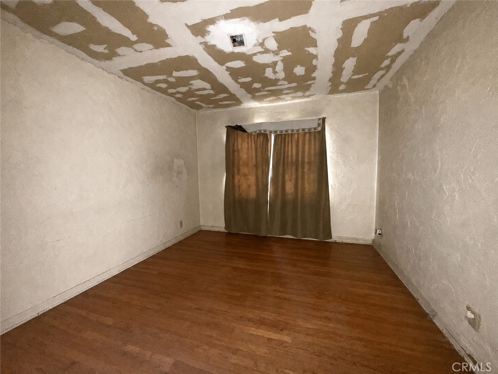 https://media.crmls.org/medias/dbd5b7d3-884d-4610-b6ff-ea000982ed32.jpg?preset=X-Large