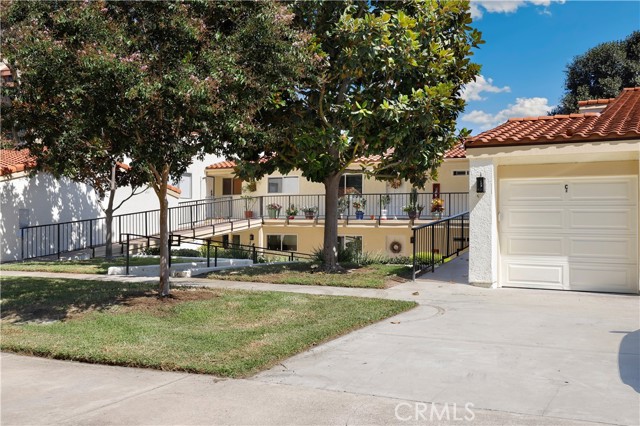 Detail Gallery Image 32 of 37 For 3327 Bahia Blanca #C,  Laguna Woods,  CA 92637 - 2 Beds | 2 Baths