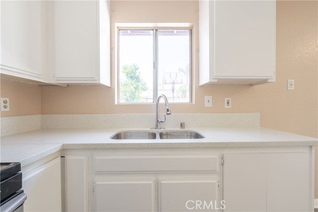 627 East Lincoln Street, Carson CA: https://media.crmls.org/medias/dbd5fd91-31cb-42a0-b250-2f0956c59cf6.jpg