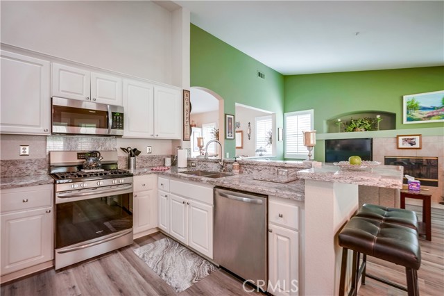 11327 La Brisa Circle, Fontana CA: https://media.crmls.org/medias/dbd67945-96f6-49ad-9f18-060926c3d4e6.jpg