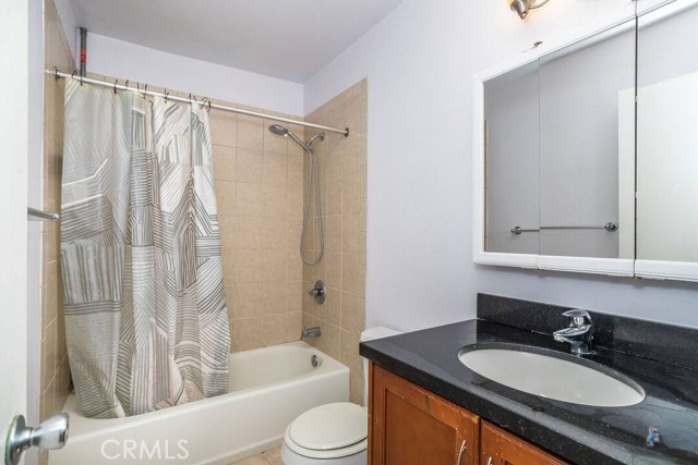 Detail Gallery Image 8 of 15 For 18350 Hatteras #138,  Tarzana,  CA 91356 - 2 Beds | 2 Baths