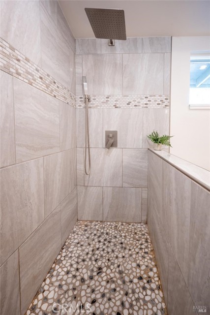 Detail Gallery Image 17 of 45 For 441 Vichy Hills Dr, Ukiah,  CA 95482 - 3 Beds | 3/1 Baths