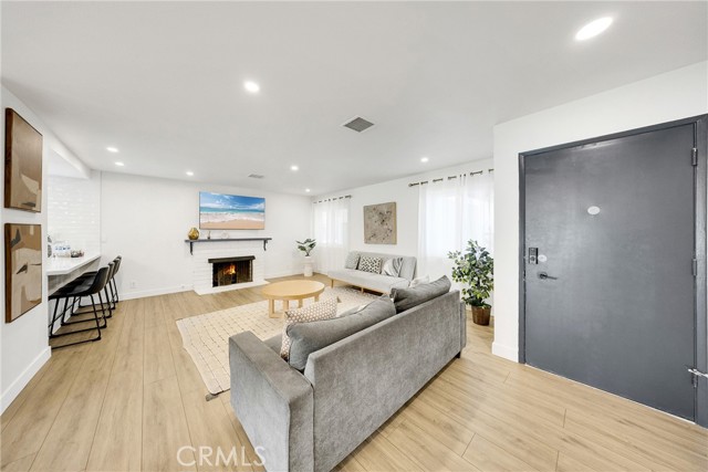 Detail Gallery Image 6 of 46 For 1603 E Chestnut Ave, Orange,  CA 92867 - 4 Beds | 2 Baths