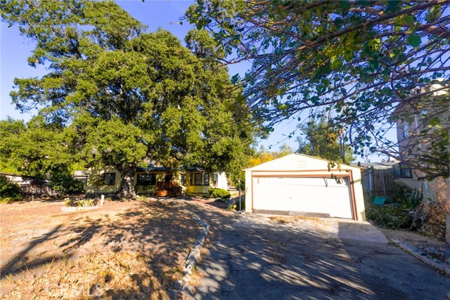 Detail Gallery Image 3 of 44 For 10520 Hillhaven Ave, Tujunga,  CA 91042 - 3 Beds | 2 Baths