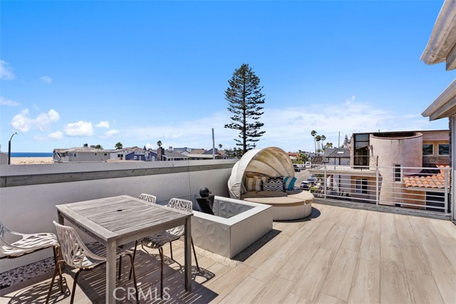 200 E Balboa Boulevard, Newport Beach CA: https://media.crmls.org/medias/dbd9b88b-2aa4-42df-b448-93b71b156581.jpg