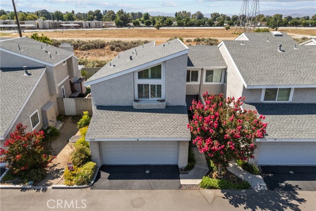 Detail Gallery Image 4 of 50 For 23121 Yvette Ln, Valencia,  CA 91355 - 3 Beds | 3 Baths