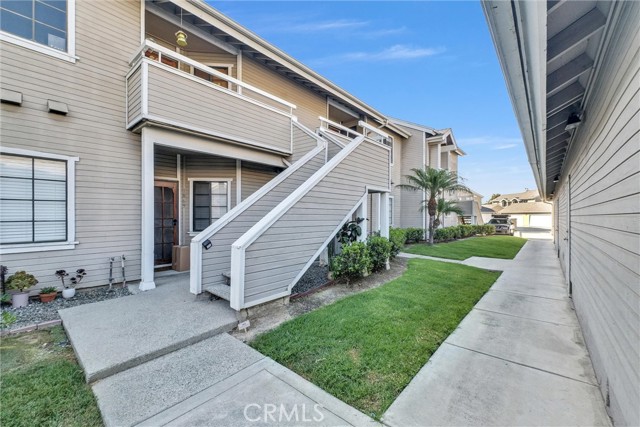 1875 W Falmouth Avenue, Anaheim CA: https://media.crmls.org/medias/dbdaf181-77c1-41b8-be37-2a57dbccdd71.jpg