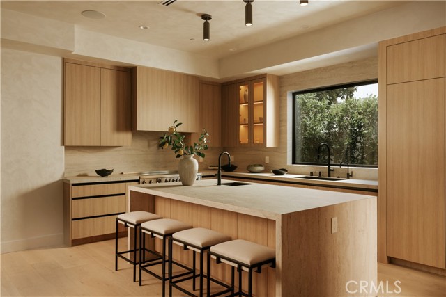 6 Bed Home for Sale in Sherman Oaks, California