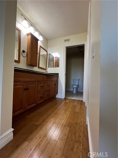 Detail Gallery Image 14 of 15 For 2545 Belvedere Ct, Simi Valley,  CA 93065 - 4 Beds | 3 Baths