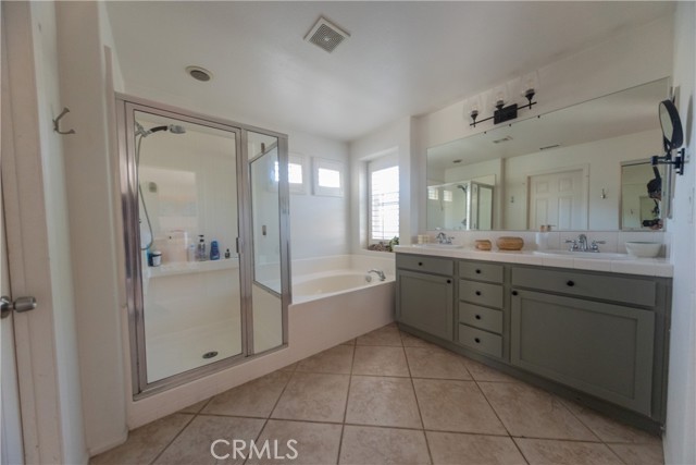 Detail Gallery Image 18 of 36 For 32462 Silver Creek, Lake Elsinore,  CA 92532 - 4 Beds | 2/1 Baths