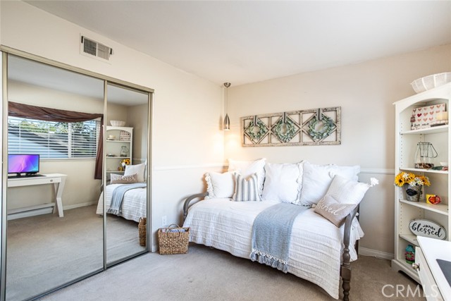 22435 Silver Spur, Lake Forest CA: https://media.crmls.org/medias/dbdc9588-5c37-49a8-9b62-0ef3578e8b82.jpg