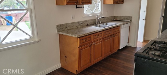 Detail Gallery Image 3 of 18 For 231 S Avenue 55, Los Angeles,  CA 90042 - 3 Beds | 2 Baths