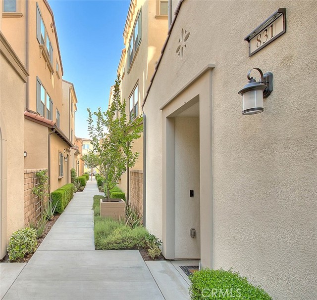 831 Wintergreen Way, Upland CA: https://media.crmls.org/medias/dbdf3bdb-bf81-4d93-a88e-d2584ec219c2.jpg