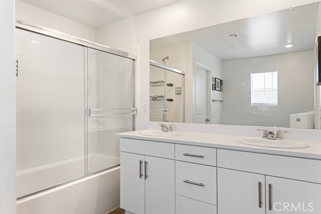 Detail Gallery Image 16 of 29 For 5085 Hoss Cir, Hemet,  CA 92545 - 4 Beds | 3 Baths