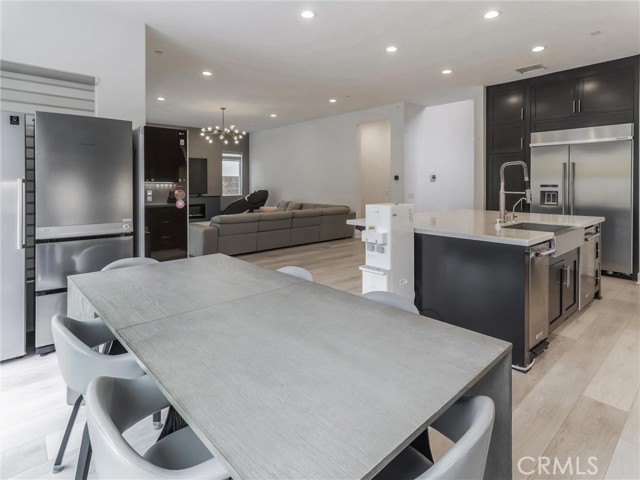 Detail Gallery Image 10 of 43 For 20725 W Liana Ct, Porter Ranch,  CA 91326 - 5 Beds | 5/1 Baths