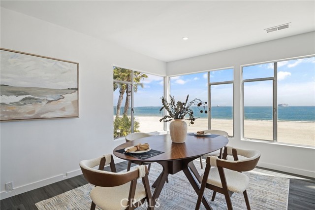 21 7th Place, Long Beach CA: https://media.crmls.org/medias/dbe17c59-a6f6-42b5-9474-2b1be0dfe59c.jpg