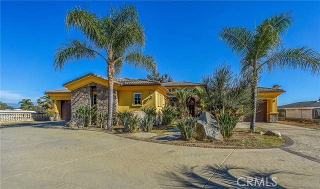 Detail Gallery Image 5 of 58 For 20730 Haines St, Perris,  CA 92570 - 5 Beds | 3/1 Baths