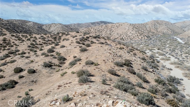 Detail Gallery Image 4 of 5 For 50565 Burns Canyon Rd, Pioneertown,  CA 92252 - – Beds | – Baths