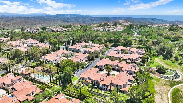 9 Altino, Newport Coast CA: https://media.crmls.org/medias/dbe28334-3023-4600-bbdb-84f679e1a7e6.jpg