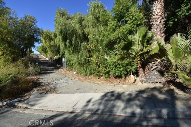 Detail Gallery Image 2 of 61 For 3618 Hemlock Dr, San Bernardino,  CA 92404 - 3 Beds | 2/1 Baths