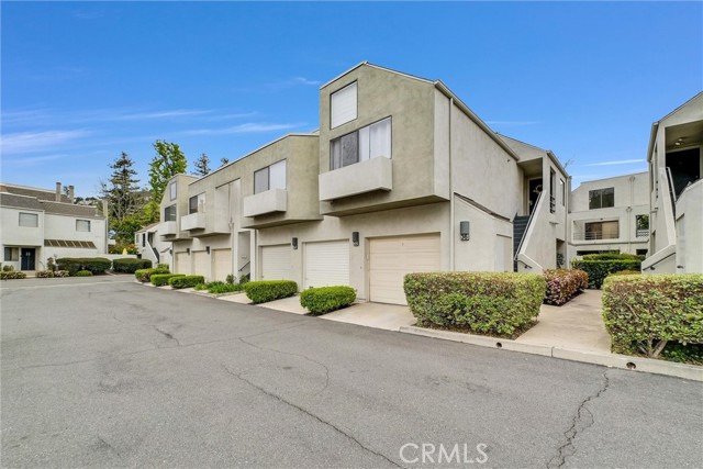 Detail Gallery Image 3 of 49 For 5744 E Creekside Ave #35,  Orange,  CA 92869 - 2 Beds | 2 Baths