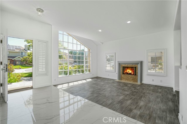 9455 Brandon Court, Northridge CA: https://media.crmls.org/medias/dbe2fc60-c81c-4240-bc45-a9ef35124286.jpg